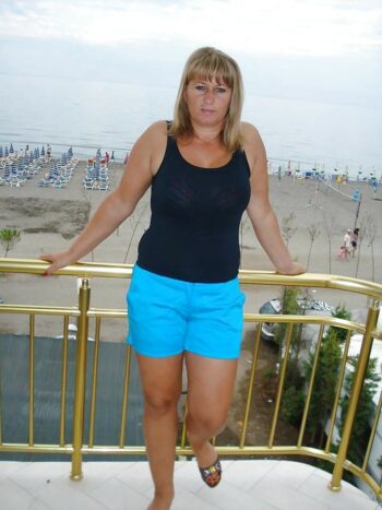 Coquine en quête de plaisir à Issoudun rencontre-Cougar-Issoudun