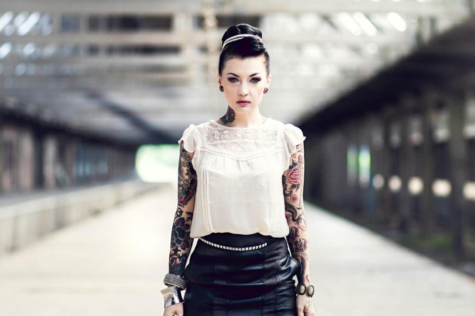 Emy, jeune déesse en quête d’extase à Paris rencontre-Soumise-Paris