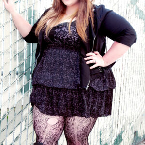 Grosse de Cannes cherche un mec pour se vautrer dans la luxure au téléphone sexe Valérie - rencontre-Cougar-Cannes