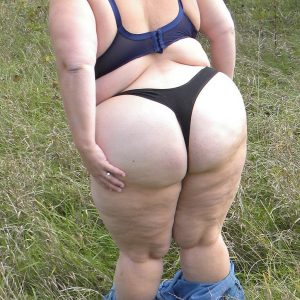 Camping nu, sinon passe ton chemin Fabienne - rencontre-Naturiste-Boulogne-Billancourt